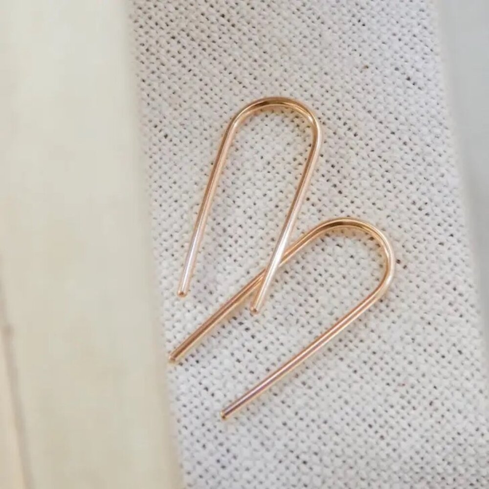 ๐ 2/$20 - Barberry & Lace Open Arc Earrings - Gold - Picture 6 of 7